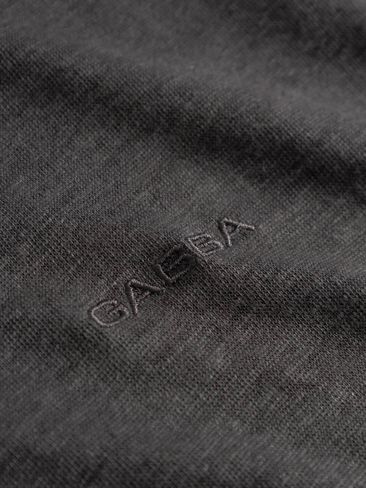 GABdune Linen SS T-Shirt - Pirate Black - Image 4