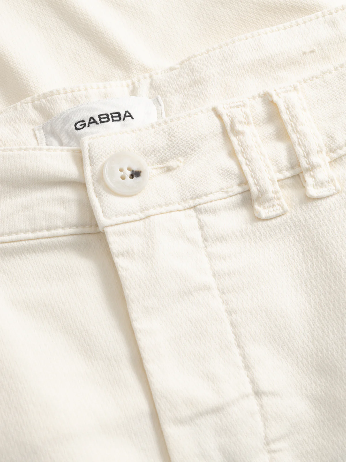 GABjet K3280 Dale Shorts - White - Image 5