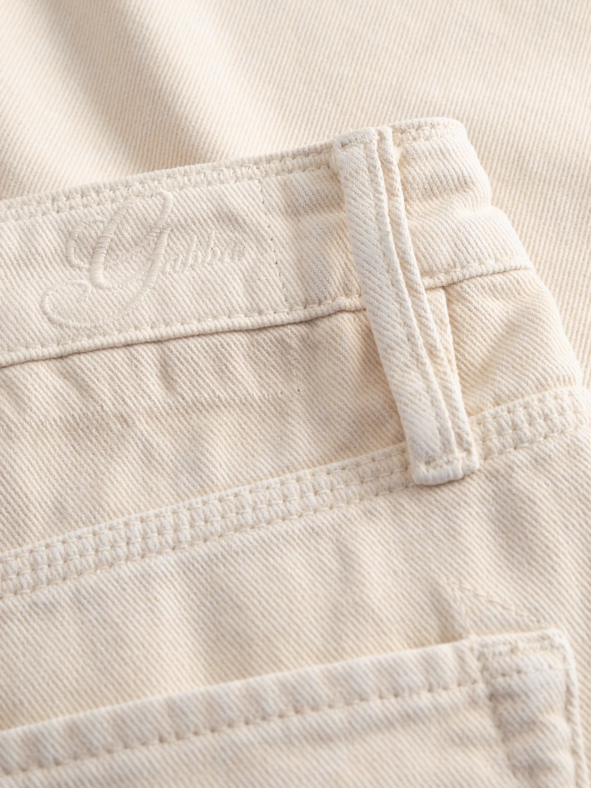 GABmox Antiq Shorts - Ecru - Image 9