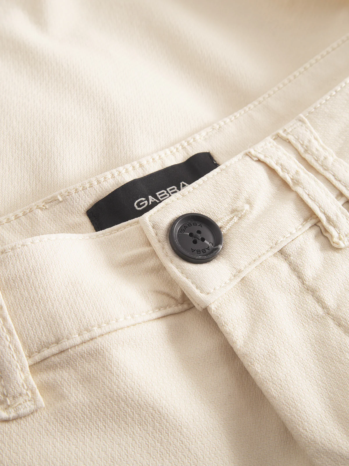 GABjet K3280 Dale Shorts - Ecru Light - Image 3